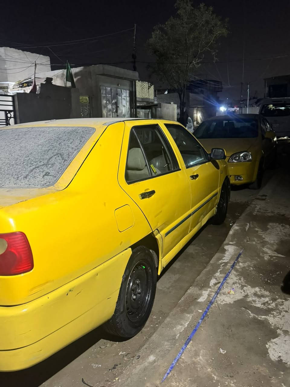 سلام عليكم سياره شيري كوين  مديل 2009 محور كير ومكينه كولاه سياره كامله من كلشي تبريد بس غاز صدر امامي بل صندوك باتري جديد تايرات نضاف سياره بسمي سنويه حد 30 سياره مصفره هيئه وغرامات سياره سعره 32 وبيه مجال مكان سياره بغداد ***********
