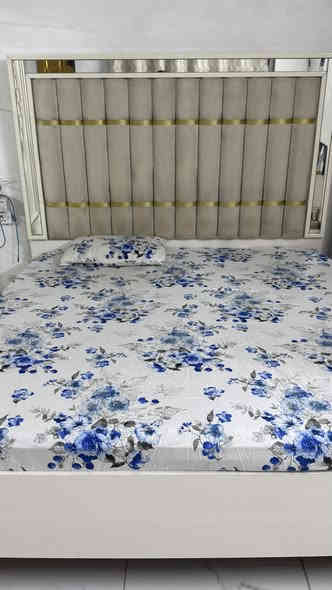 غرفه نوم للبيع نضيفه بسبب صغر المكان سعرها 800 الف المكان الحريه دور نواب الضباط للاستفسار الاتصال بالرقم 
***********
