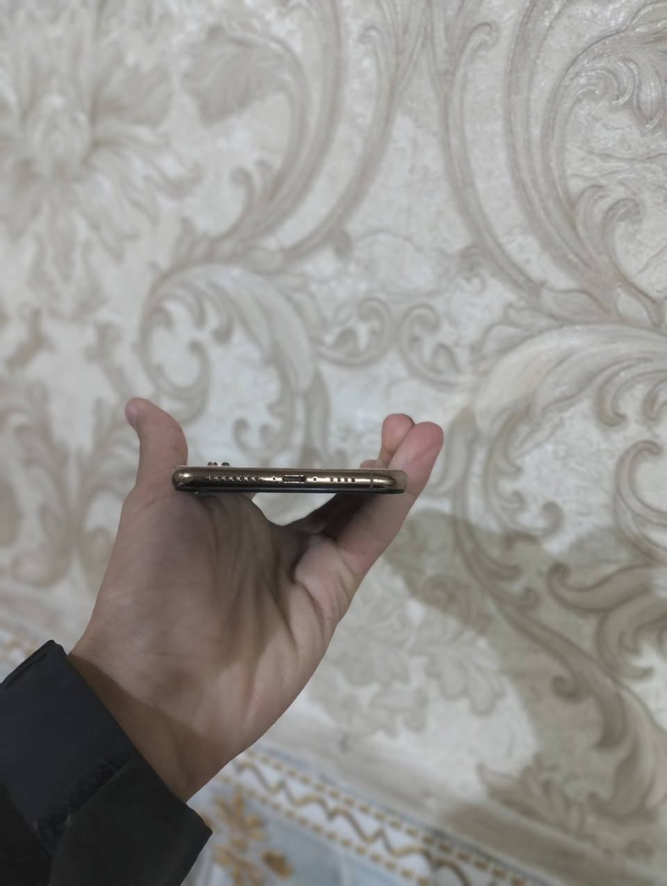 السلام عليكم إكس اس ماكس اذكره 256 بطارية 84 بلاديه ما مرفوعه شاشه مبدله فقط اصليه جهاز يخبل شحن واستخدام بيت جهاز مرتب ونضيف ما بي إي مشكلة فيس ايدي واكف فقط سعره 180 بي مجال بسيط
***********
