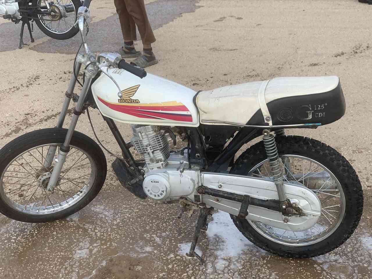 السلام عليكم دراجه اربعه كير للبيع السعر 275 وبيهه مجال قليل الدراجه #كلك شاصي ارشا و المحرك سيجي ساما المكينه خرسه الله شاهد مكاني مقابيل سيطره عفك الرئيسية


**إذا كنت صاحب هذا الإعلان وتريد حذفه لأي سبب، رجاءا أرسل رسالة إلى الدعم الفني**