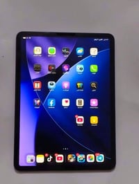 ايباد برو ١١ • M1 • ١٢٨