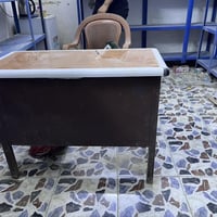 عندي 7 رفوف للبيع طول 2م وعرض2م مع ميز مكتب طول1م  للاستفسار عن السعر ...