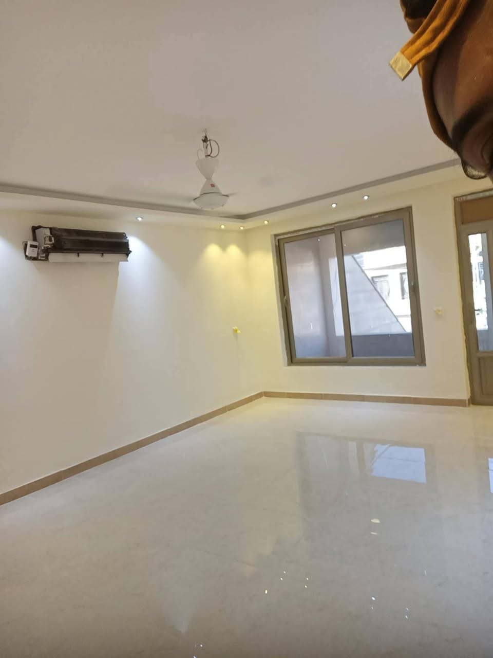 صباغ متفرغ نشتغل منازل – شقق – محلات – دوائر حكومية – نشتغل جميع انواع الصبغ – 

‏‪***********‬‏للاتصال
