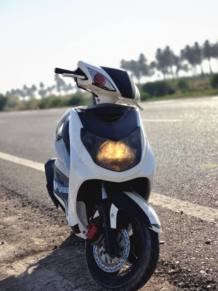 سكنس فحل كوري  رمبة رمبة نازله صارلها 3 اشهر مبدل دهن مره وحده ماشيه 10 الاف فقط وعلى ايدي 1500 فقط دراجه بلاديه صالصنه يدات كشن كفرات كله بلاد ماملعوب بيها المكينه لوووك جديده تشوف بعينك وتاخذ تفحص ، مكاني بغداد الدورة شارع 60 السعر مليون و 200  وبيها مجال ، ماناقصها اي شي نهائياً. بغداد, العراق


**إذا كنت صاحب هذا الإعلان وتريد حذفه لأي سبب، رجاءا أرسل رسالة إلى الدعم الفني**