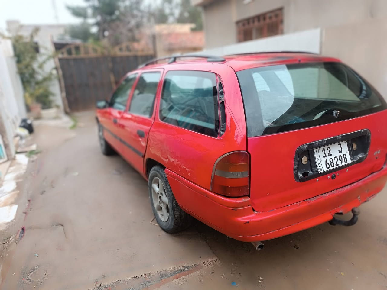 للبيع او معارض 
فورد مونديو  ٩٣ 
كير ومحرك شرط 
هزة ورقم انكليزي شرط التحويل
كير عادي 
السعر ٢٧
للتواصل 
***********
