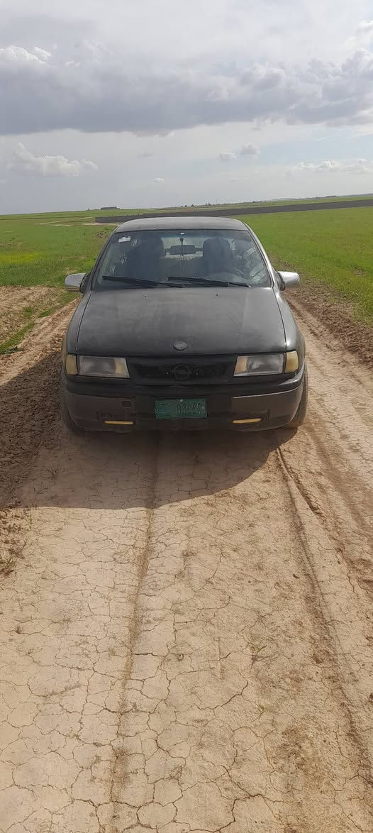 السلام عليكم اوبل فكترا موديل ٩٢ حجم ١٦ فحص نينوى شرط التحويل وكابون داخله هزه جديد بشرط تكمل باقي الرسوم وتحول السعر ٢٧  واي استفسار خبر مكان الأيمن الغزلاني *********** بيه واتساب
