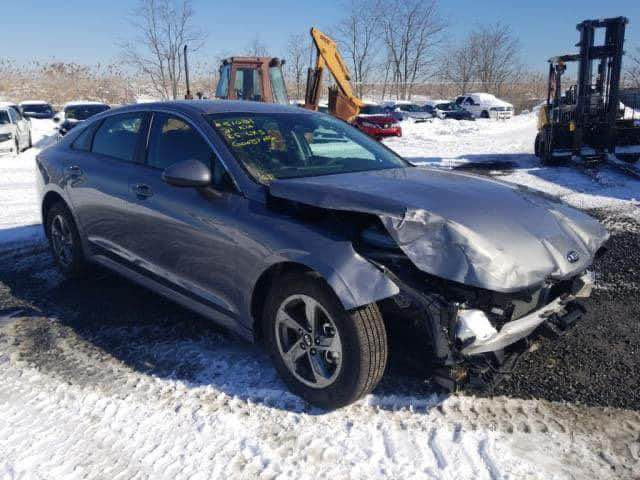 سلام عليكم اخوان 
سيارة KIA K5 LXS 2021
السعر 155 ورقه وبيها مجال 
سيارة فول مواصفات عدا الفتحة لون بحري لون مميز 
سيارة كير مكينه خير من الله مسويلها ادامه كامله قبل 5 ايام 
ماشيه 78.700 كيلومتر
السيارة رقم بغداد معوقين عندي بيها وكاله بعد 7 شهور و تتحول حرة المعوق من اهل بغداد
مكان السيارة البصرة *********** Singapore
