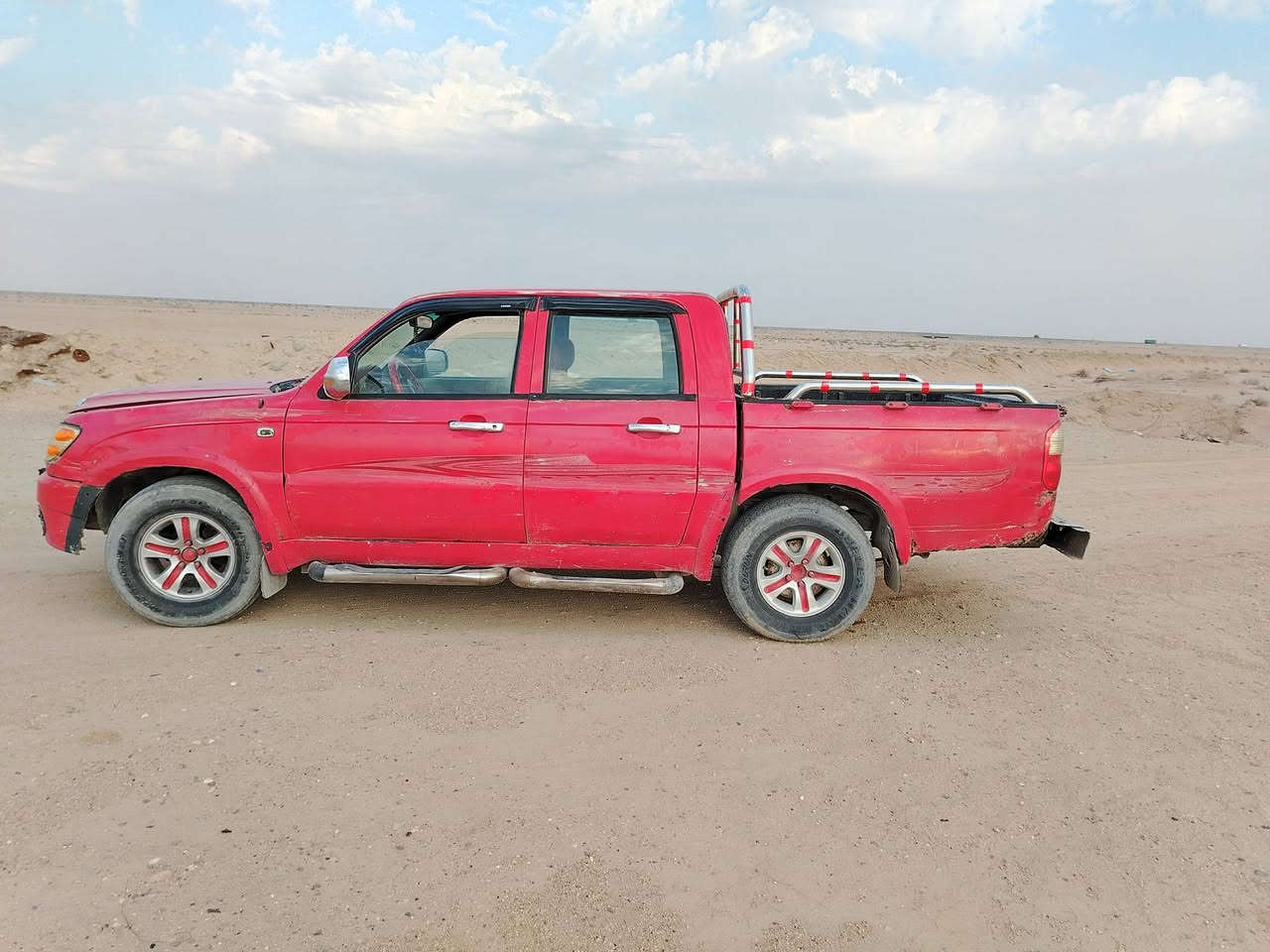 سلام عليكم بيكب البيع سياره جهزه محرك حدداديه سياره خير من الله صوليته سنويه الغايت 2027
سعر مناسب 26وبيه مجال حك جيه العنران البصره  ***********
