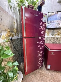 ثلاجه كينود ماركه عالميه نضافه جديده شغالات من كلشي فريز براد ونضافه ك...