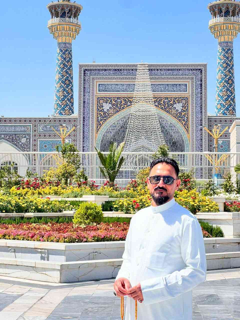 اللهم صل على محمد وال بيت محمد الطيبين الطاهرين 
 على بركة الله تعالى وبه نستعين 
بدأنا باستلام جوازات 
للسفر الى مشهد المقدسه 
الى زيارة انيس النفوس وشمس الشموس الامام الضامن علي بن موسى الرضا عليه السلام 
 برنامج رمضان المبارك
مدة الرحله 15 يوم 
 فقط مشهد 
 مع وجبة سحور فقط 
انطلاق يوم 5 من شهر رمضان 
 السعر  450 الف دينار فقط 
 شامل المزارات والنقل من الناصريه 
الانطلاق ساعه 1 ظهرآ 
والطيران مرحلتين من مطار عبدان ذهاب  واياب 
 للحجز والاستفسار الاتصال على 
***********
***********
شركة اميرة الشام حملة السيد عامر النوري
 او مراجعة العنوان ناصريه شارع النهر قرب مندي الصابئه
