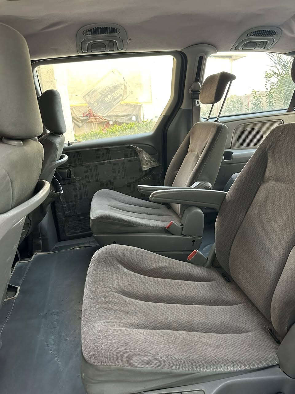 ‏سلام عليكم شباب للبيع دوج كرفان 2007 3قطع تبريد كشنات بلع من فصله بوب كهرباء سياره كير مكينه تبريد تخم تاير صدر خير من لله سياره بيها صبغ احزام جماليه أو عدي صورها قبل لا تنصبغ رقم بغداد أنكليزي سنويه 2027مكانها بغداد أبو غريب سعرها 76او بيها مجال بصيط سياره جاهزه موبايل *********** مكينه 3300
