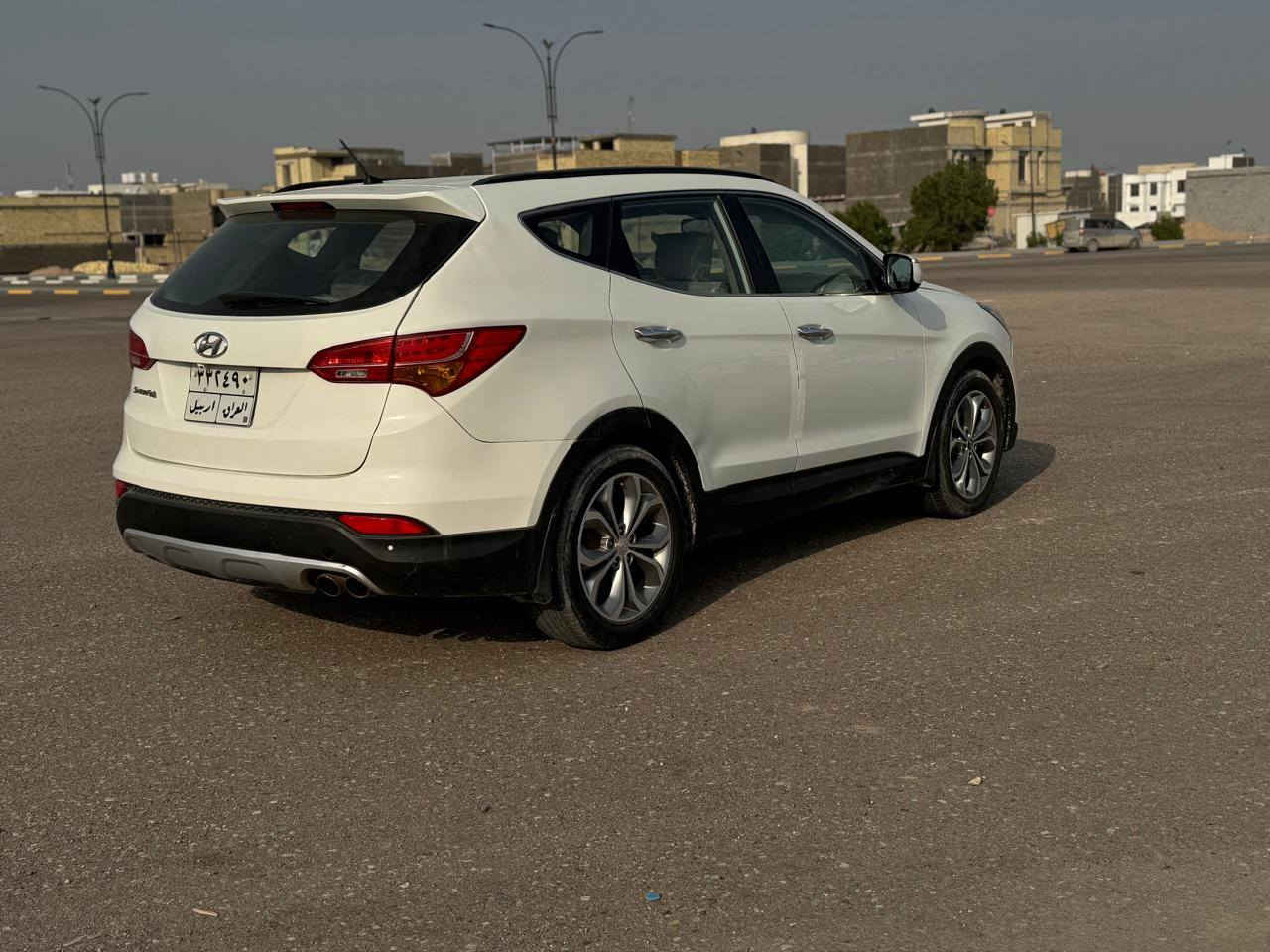 سلام عليكم
سنتافي 2014 
سيارة سبعة راكب سيارة نضيفة بيها فقط صبغ قليل بالمدگر الخلفي و الصندوق سيارة رقم اربيل 
السعر 160 ورقة 
السيارة مكانها البصرة 
للتواصل ***********
