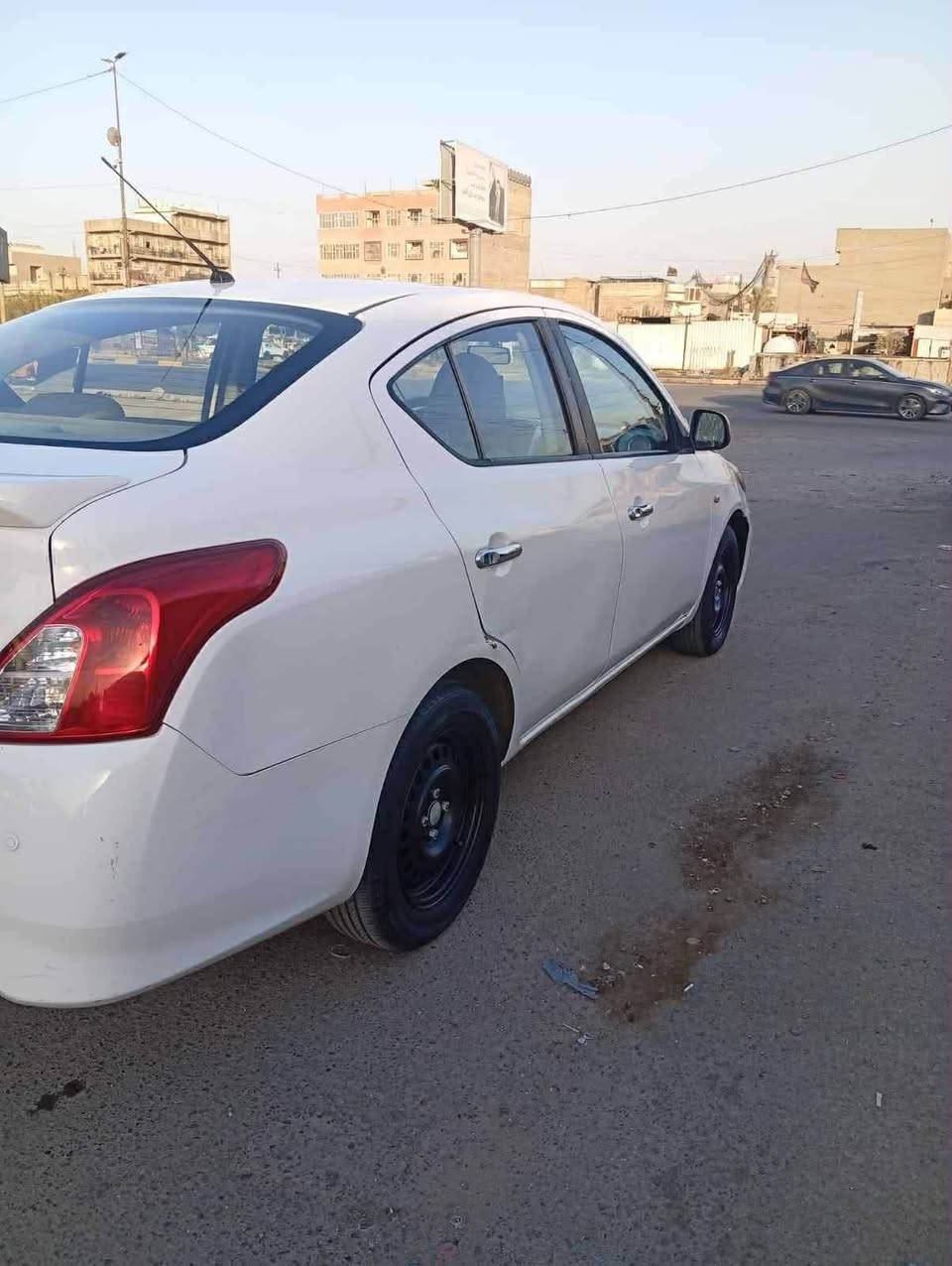 سلام عليكم

سني هندي ام البليته الزركه

موديل 2020

بيهه طخطخات بسيطه 

مابيهه تبديل وبيهه مكانات صبغ قليل 

مكينه كير شواصي مكفول ماشيه 112 

سعر 93وبيه مجال حك الجيه 

العنوان بغداد شارع حيفا 

رقم الهاتف ***********
