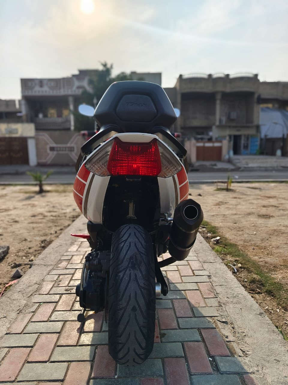 سلام عليكم شباب تي ماكس ٢٠١١داجه كفاله  مكينه مكفوله بيه كلج مالوسي دراجه بيه تزويد سعر 35ورقه العنوان مدينه الصدر رقم الهاتف ***********
