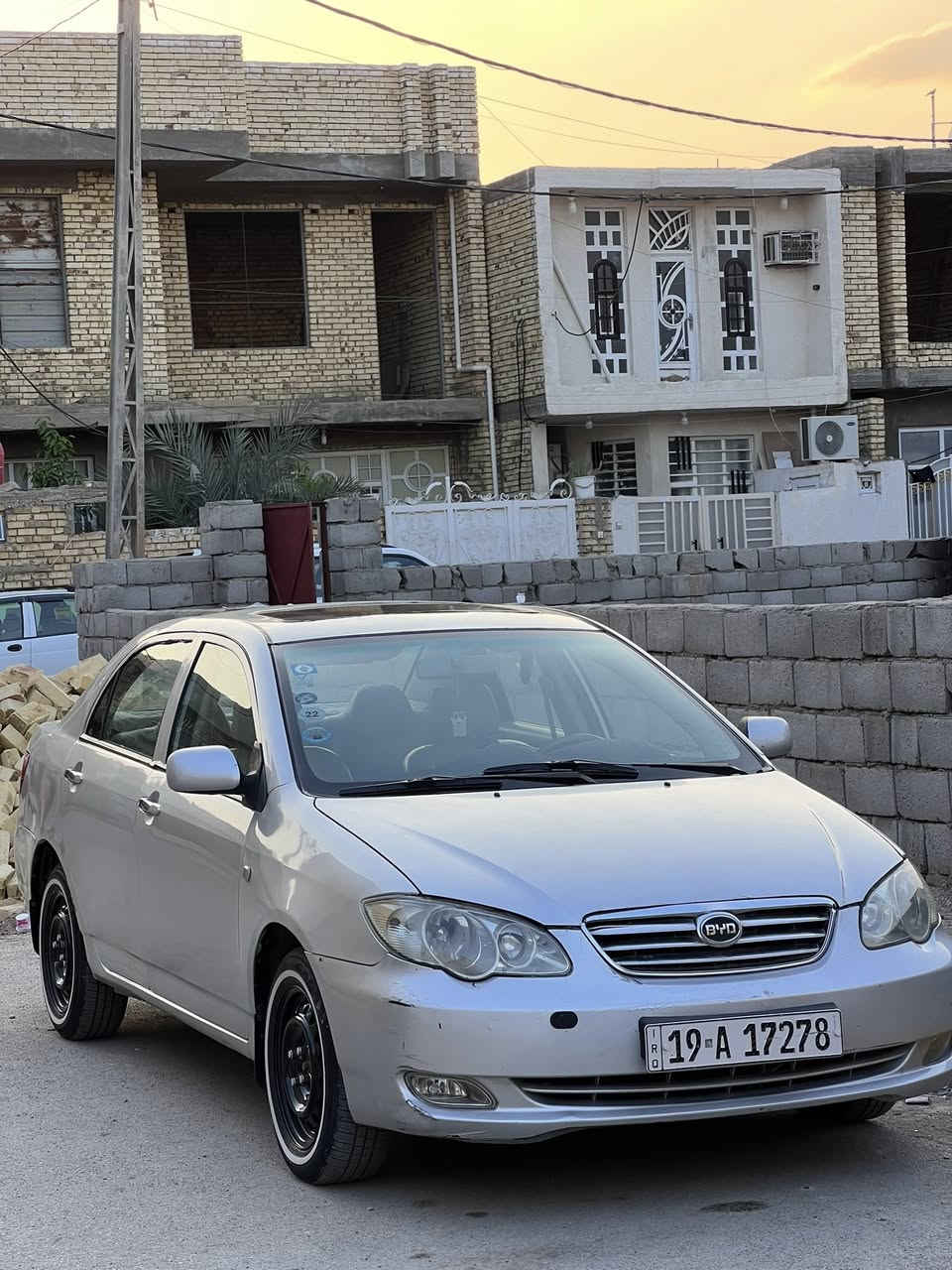 بي واي دي f3موديل ١٣ رقم كربلاء مشروع وطني راعيها يمي مصبوغة جمالية مابيها ضربة مكينه ميسيبوشي كير اوتو كامرة وشاشة وتخم تاير جديد
كوت داموك 
السعر ٥٥
***********
