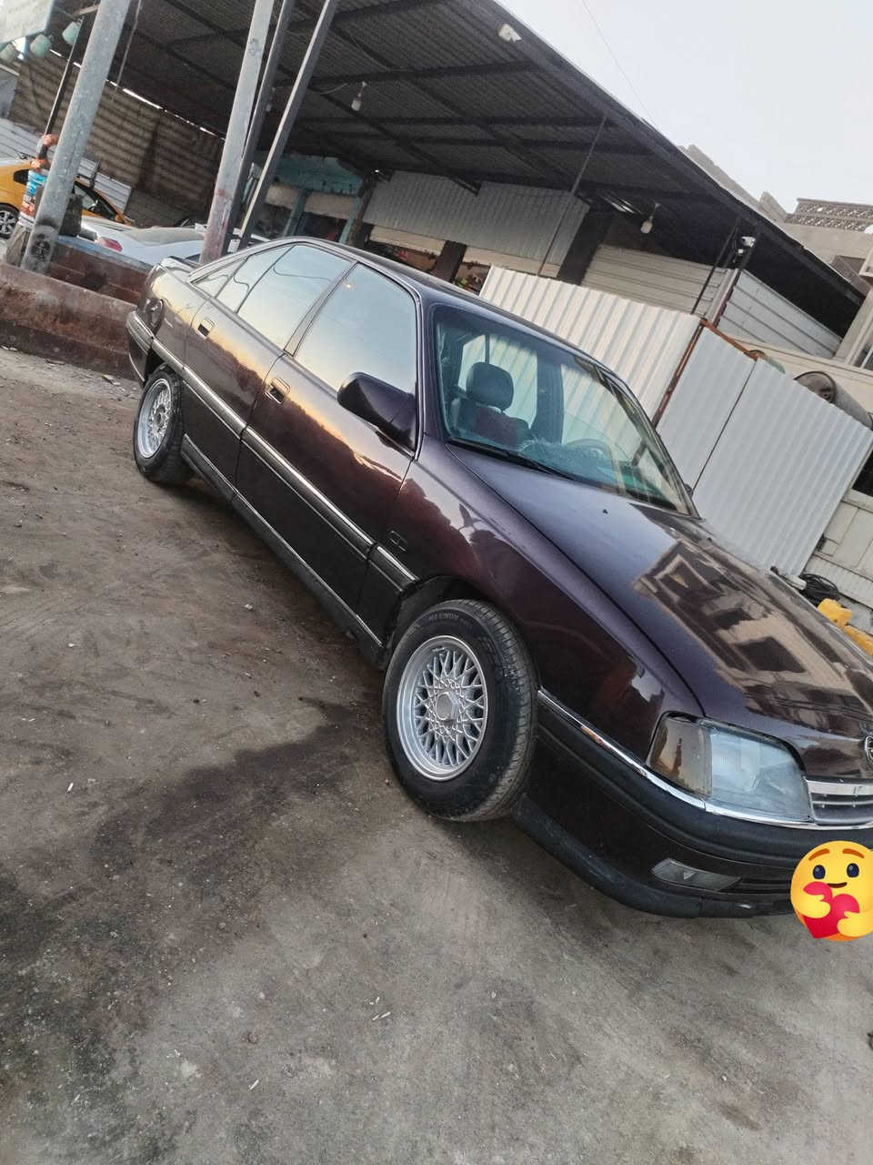 سلام عليكم للبيع اوميكا مديل 1991 حجم 20كير ومحرك شرط صخم تايات ويالا جديد كربياتها كلها شغاله سيارا صبغ جماليا فقط رقم نينوى اجنبي  بسمي سيارا مال جناي سعر 38مكان موصل جانب اليمن الستفسار هاذا رقم*********** *********** وبيهن واساب ذنينهم
