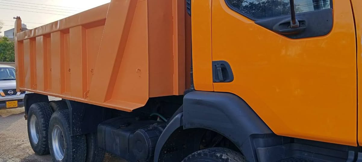 سلام عليكم ورحمه الله وبركاته 
للبيع سيارة رينو
 موديل ٢٠٠٢
 بمب نوزل 
حجم 400 محسن
گير  محرك  اكسل  بشرط
مجموعه جي اف
 تخم تأيرات
رقم سليمانية 
تحويل أصلي 
***********
