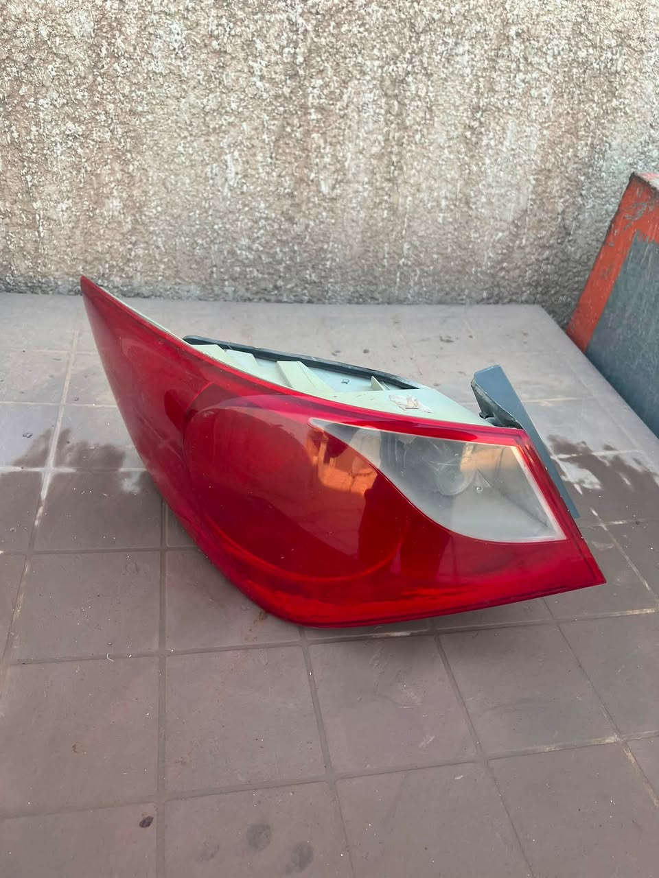 سلام عليكم
عندي كم قطعه من سيارتي سوناتا 2012 بك لايتات ثنين والمسجل مالها شغال بس متروك


**إذا كنت صاحب هذا الإعلان وتريد حذفه لأي سبب، رجاءا أرسل رسالة إلى الدعم الفني**