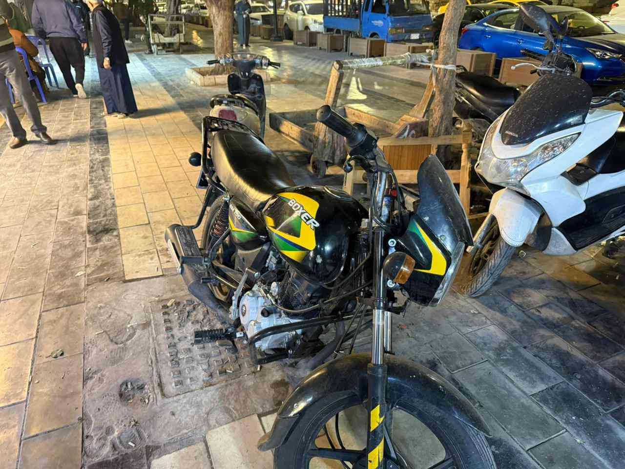 بوكسر مرقمه للبيع موديل ٢٠٢٤ الدراجه نضيفه فول مكاني شارع حيفا *********** السعر ٢٥٠٠ وبيها مجال بسيط
