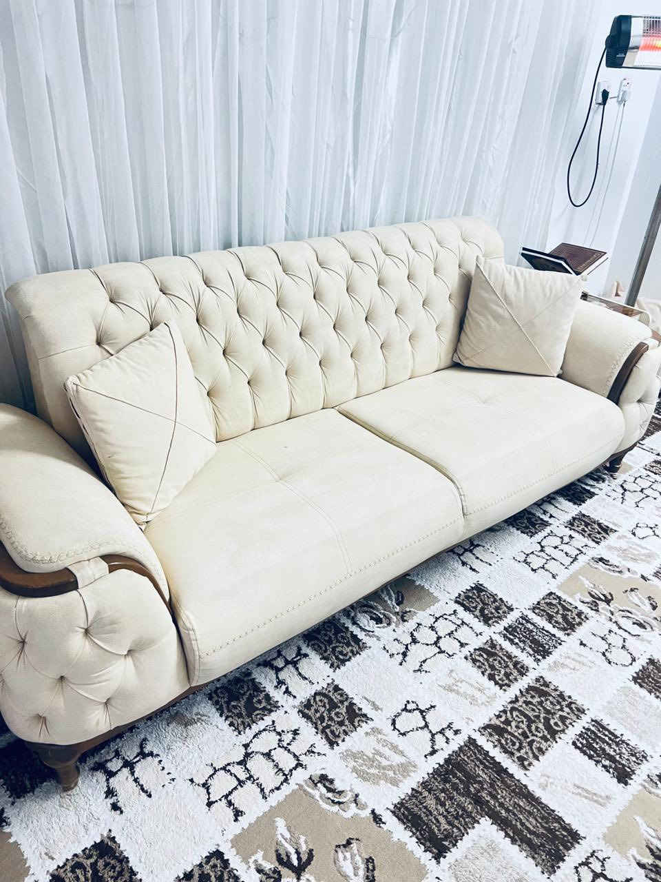 تخم قنفات جديده ونظيفه  سعرها 600 وبي مجال وهذا رقم موبايل*********** عنوان كركوك
