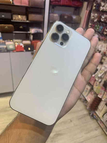 ذاكرة 256 
بطارية 79 
جهاز على وضع الشركة كلشي ممبدل بي 
السعر 475
العنوان بغداد الدورة الميكانيك
 
واتساب ***********
