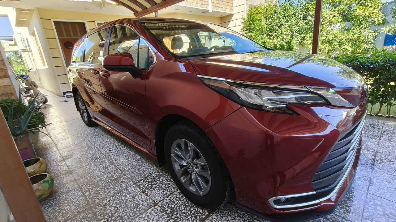 السلام عليكم..تويوتا سينا هايبرد 2024 جاملغ وبند..ناسيه 8 آلاف سلايت..بغداد باسمي السعر 27000$ بغداد الراشديه  ..***********
