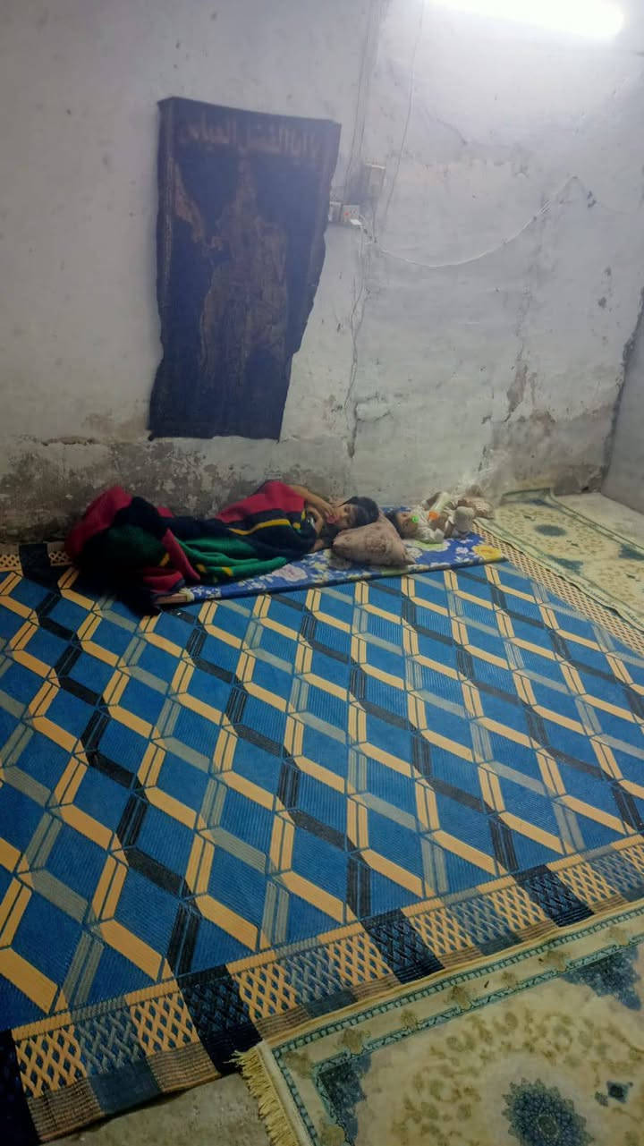 بيت حواسم للبيع مساحه ٣٠٠ وهيكل ما كامل ويا البيت بلحسينيه بشارع ابو علي المضمد سعره ١٠ وبي مجال شراي تصل***********
