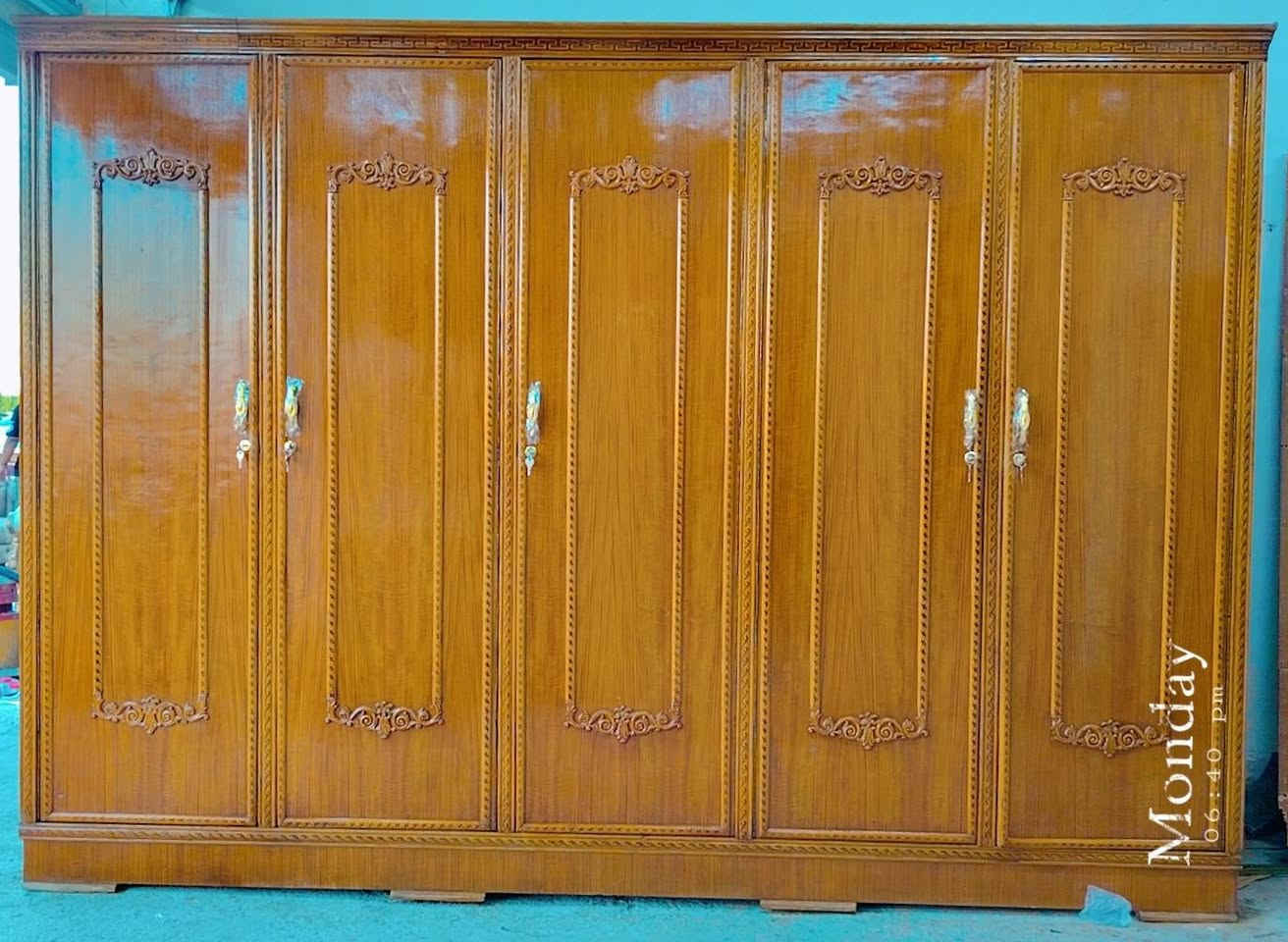 السلام عليكم كناتير ابو ال6 و5 نضيفات وداخل خارج صاج ثنينهن ابو الخمسه كل باب وحده وضهرة جرجوبه براغي السعار تنافسيه مكاني بغداد الشعله موجود توصيل ***********
