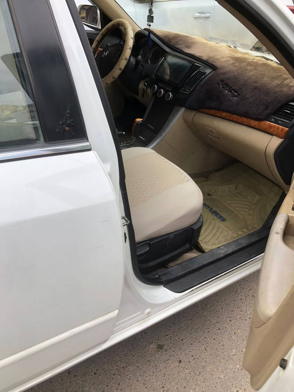 السلام عليكم 

سوناتا مديل 2010  

ليبب

لمتد فول مواصفات 

ليبل واحد بدون ضرر

رقم بغداد دولي 

محرك كير مكفول 

صدر أمامي خلفي 

تخم تاير 

تبريد 🥶

السعر 120 

مكان السياره الأنبار فلوجه

رقم هاتف ‏‪***********‬‏

رقم الهاتف ‏‪***********‬‏ 

ملاحظة إخوان مكلف ب النشر رقم صاحب السياره 👆
