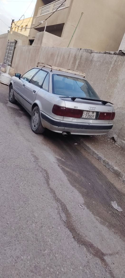 سياره اودي 92 للبيع سياره بلاديه بدون صبغ رقم بغداد انكليزي الجديد بسمي سنويه لسنه 2030 للبيع السعر 25 ورقه مكاني بغداد رقمي ***********
