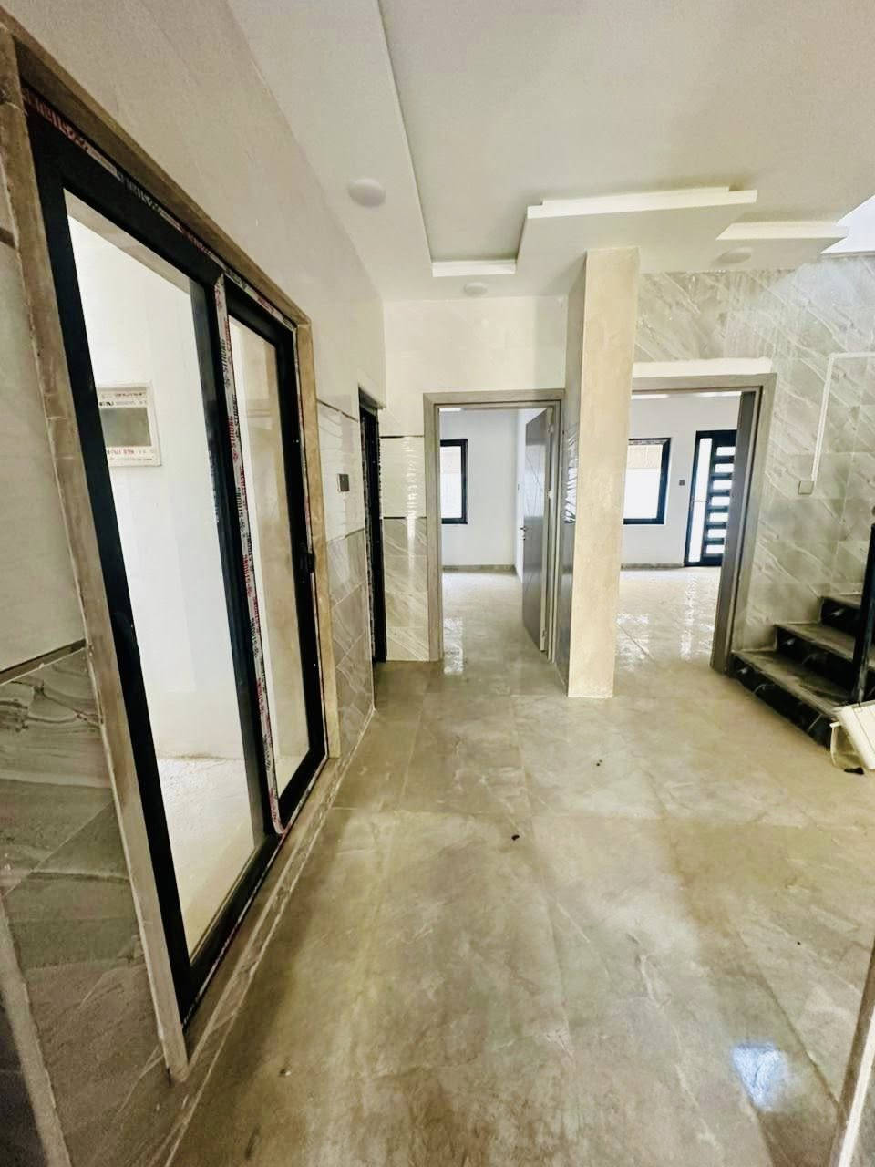 دار للبيع
حي السكر خلف جامع النبا العظيم
150 م واجه 7.5 م
شارع كونكريت
4 غرف نوم  صحيات للطابقين سطح ناصي وعالي
2 غرفة اول طابق و2 ثاني طابق
الاتجاه شروق تام 
قريب جدا على سوق حي السكر
للاستفسار خاص او على الارقام
***********
***********
متوفر واتساب
