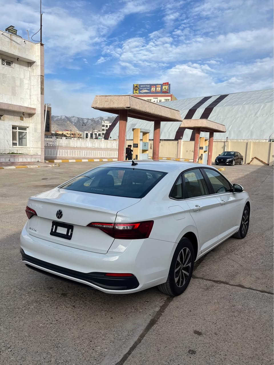 جيتا ٢٠٢٤ S سپی گێر توماتيك  رويشتن ٢٦ مايل بێ سبوغ سەری بونیت تعدیلە بێ داخیلی ايرباگ ستێرن سعر ١٥٦ وه ره قه رسمی دعمم دانایە ژماره ى موبايل *********** اكر, نينوى
