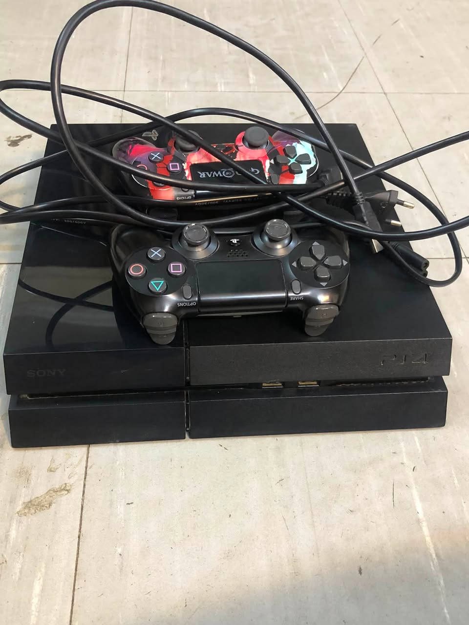 سلام عليكم بلي فور فات ذاكره 500 مع ملحقاته HD+فيشه تشغيل + جوستكات عدد2 تشغيل اون لاين خير من الله مابي اي نقص (ملاحضه البلي مابي العاب )
و بلازما LG اصلي حجمه 55 بوصا صوت وصوره خير من الله فول اج دي وصوته محيطي وواضح جدا تجي تفحص وتشوف 
سعر البلي 200 وبي مجال حك الجيه 
والبلازما 275 وبي مجال بسيط 
*********** 
هاذ رقم بي واتساب
