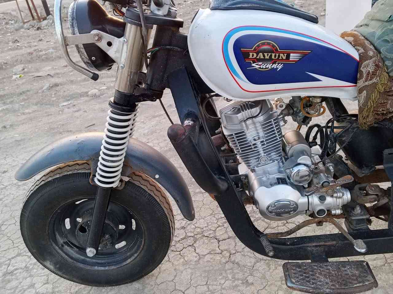 ستوته موديل 13 أوراق اصولي 
جاهزة فول. مكينه قبل سبوع شادها. صدر إمامي كامل جديده كهرباء كلها جديد وشغاله. تخم تاير  وفلنجات جديد 
السعر مليون وربع 
***********
