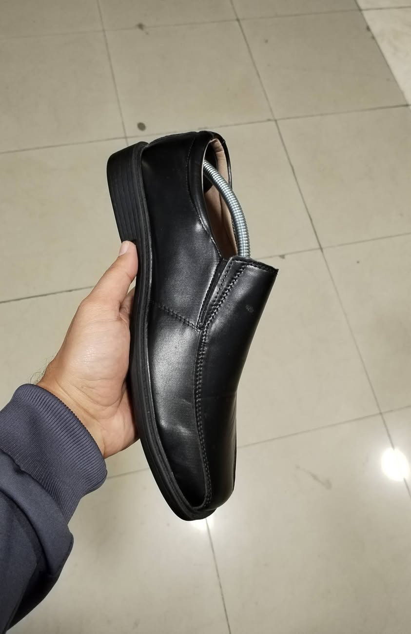 فلات طبي ماركة فيولي
أصلي وكالة اورجنال 
بالة اوربي نظافة 💯 أخو الجديد 
قياس 42 طول القدم 26 ونص 
ريشة فول طبي جوكر كجول ورسمي 
للحجز على خاص 
أو مراسلة واتساب ***********
توصيل لكل محافظات العراق
