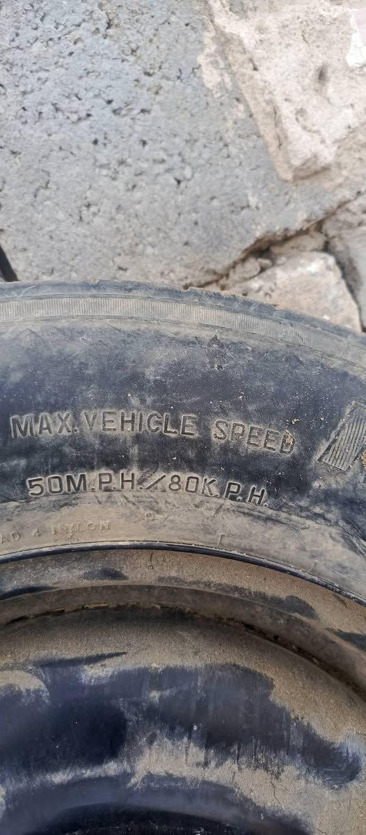 تاير طوارء جديد عوزه بس هوه السعر 25 مكان كربلاء ***********
