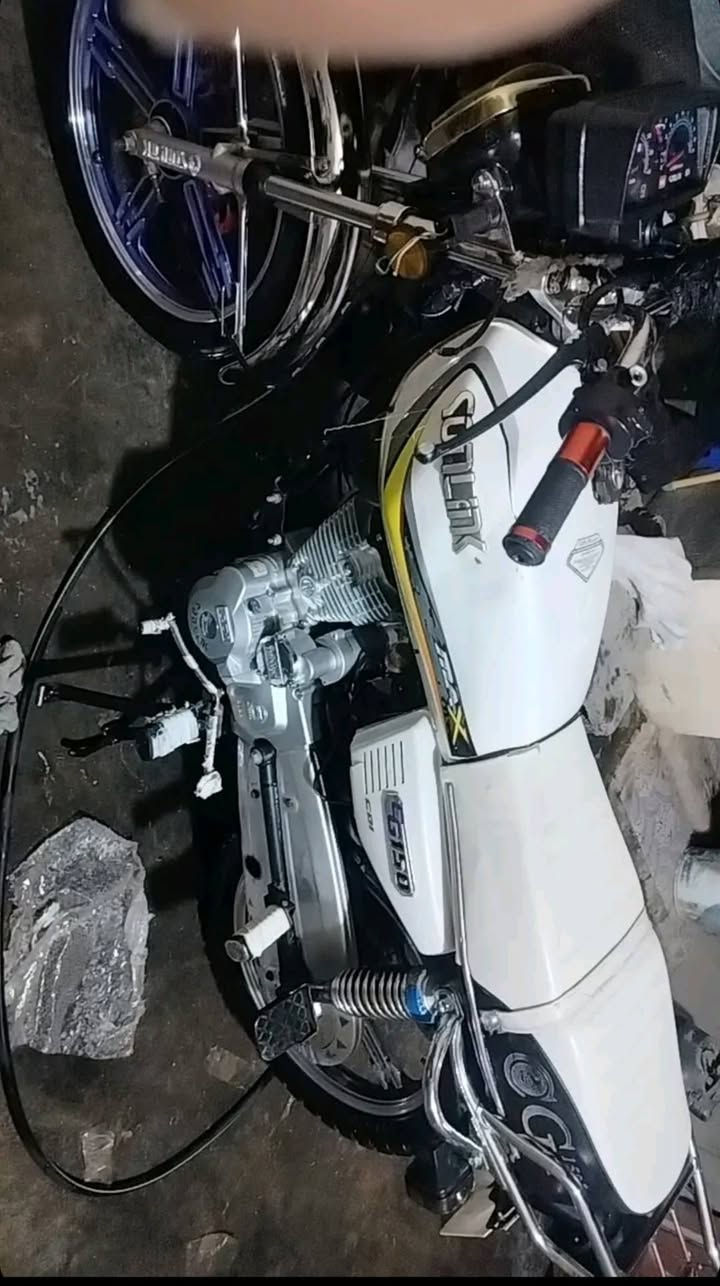 للبيع موديل 2023 السعر 650بيه مجال قليل


**إذا كنت صاحب هذا الإعلان وتريد حذفه لأي سبب، رجاءا أرسل رسالة إلى الدعم الفني**