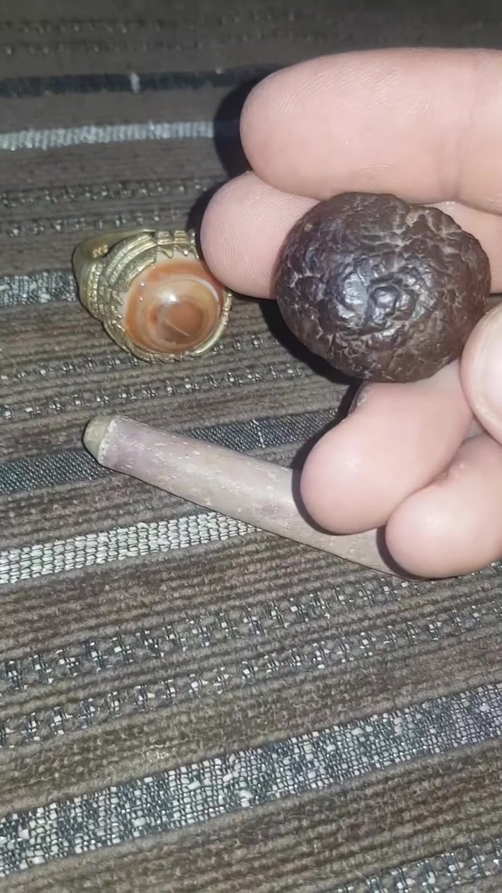 يا الله هذن للبيع تلفزيون مال سبعينات شغال ب٣٠ سوار فضه قديم صندوك ب ١٥ سبحه ٠ب٥٠ حجازيه الله شاهد مال جدي ذن ومحتاج مريض ومحتاج وصفه علاج ومامتعلم امد ايدي الخرزات الهبهاب شغال محبه مجرب بذمه والخاتم سليماني مال مهابه ومحبه والعطف الطويل مال تسهيل امور دوائر دوله مملوج وعندي محبس هبهاب نازف بس موزين


**إذا كنت صاحب هذا الإعلان وتريد حذفه لأي سبب، رجاءا أرسل رسالة إلى الدعم الفني**