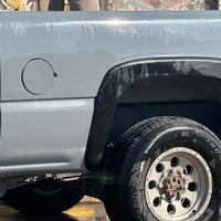 مكلف بنشر  جمسي 2003مزاد بتره م مصبوغه عام لون سمنتي  منضومه غاز /بانز...