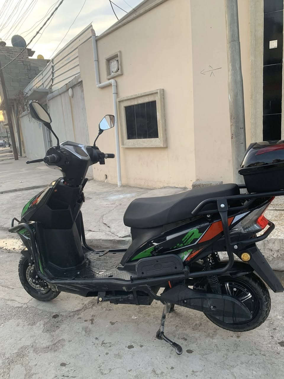 سكنس للبيع نضيف حيل
سرعه99

أربع نمر

نضام بك

تثبيت سرعه

سويجين -بصمتين-نضام باركود 

فول مواصفات 

السعر550

***********
