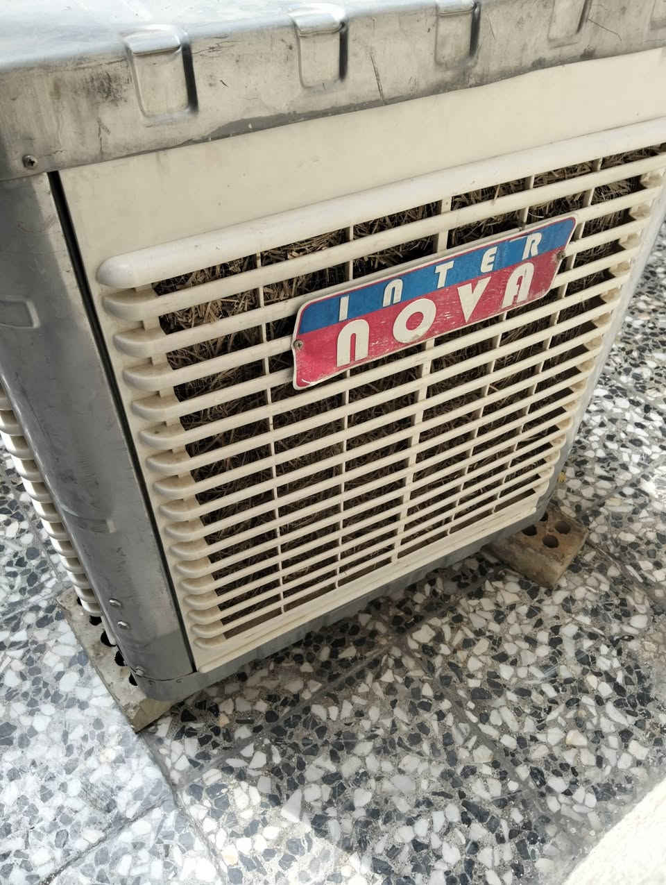 مبرده اخت الجديده بيبان بلاستك دبل واتر السعر 70 ألف العنوان مدينة الصدر شارع الأوله  ***********
