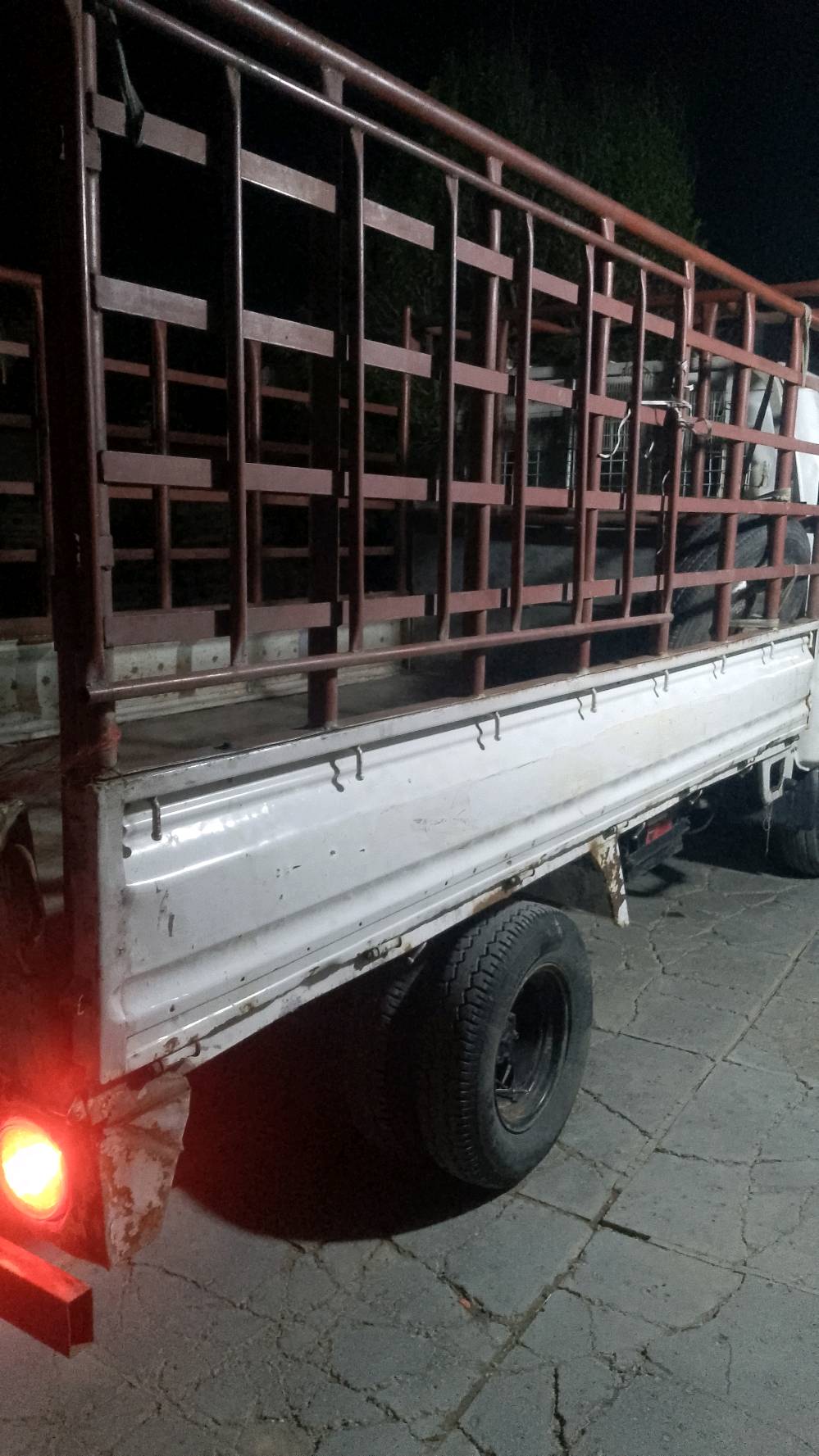 السلام عليكم كيه حمل هونداي فحل سوري موديله 98 كير ومحرك واكسن وشاصي ورقم شاصي مكفول ورقم انكليزي ذي قار 