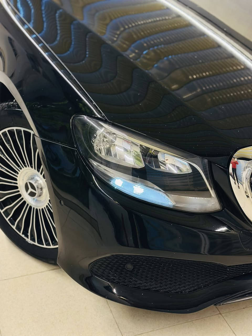 Mercedes-Benz E200 2018

-------------------------------------
#السعر :177$ وبيه مجال بسيط
‏
#رقم الهاتف : *********** 

#رقم السيارة : اربيل 

#مكان السيارة : واسط/العزيزية 
------------------------------------
سلام عليكم 
للبيع او المراوس مرسيدس W213 موديل 2018 حجم E200  رقم اربيل سيارة خليجية كفاله عامة بدون صبغ محرك وكير بلادي السيارة جاهزة من كلشي     
تفاصيل سيارة 👇🏼👇🏼
1_ بصمة⁩ 
2_محرك +كير 9نمر  مكفولات ⁦⚔️⁩
3_تبريد قطعتين ❄️⁩
4_كروز سرعة🔒 
5_ رادار امامي  ⁦⚔️⁩
6_مراية داخلية+جانبة عاكسة ⁦🔍
7_تحكمات ستيرن لمس  ⁦⚔️⁩
8_ شاشة صغيرة  ⚔️
9_حساسات 360 درجة 
10_تجاوي خلفية كهرباء ⁦⚔️⁩
11_كشنات كهرباء ✨⁩
12_ لدات الداخلية⚔️⁩
13 انارة ترحيب💡 ⁩
14_شاشة اعطال💬
15_داخل جلد   ⁦⚔️⁩
16_ جام اخضر  
17_سستم ايرباك⁦⚔️⁩ 
18_ويل 18 مايباخ +تخم تاير جديد⁦⚔️⁩
19_اشاير بلمري⁦💡
20_صدر امامي خلفي جديد ⁦🛠️⁩
21_حساس مطر💦
22_هزة وفحص جدد   
23_لايت زنون عالي ناصي 
24_انظمة قيادة (ايكو -سبورت -سبورت بلاس-اندفجول)
25_شفتات ستيرن 
26_نظام تعليق خلفي جوبلس
27_جنطة كهربائية 
 
-------------------------------------
