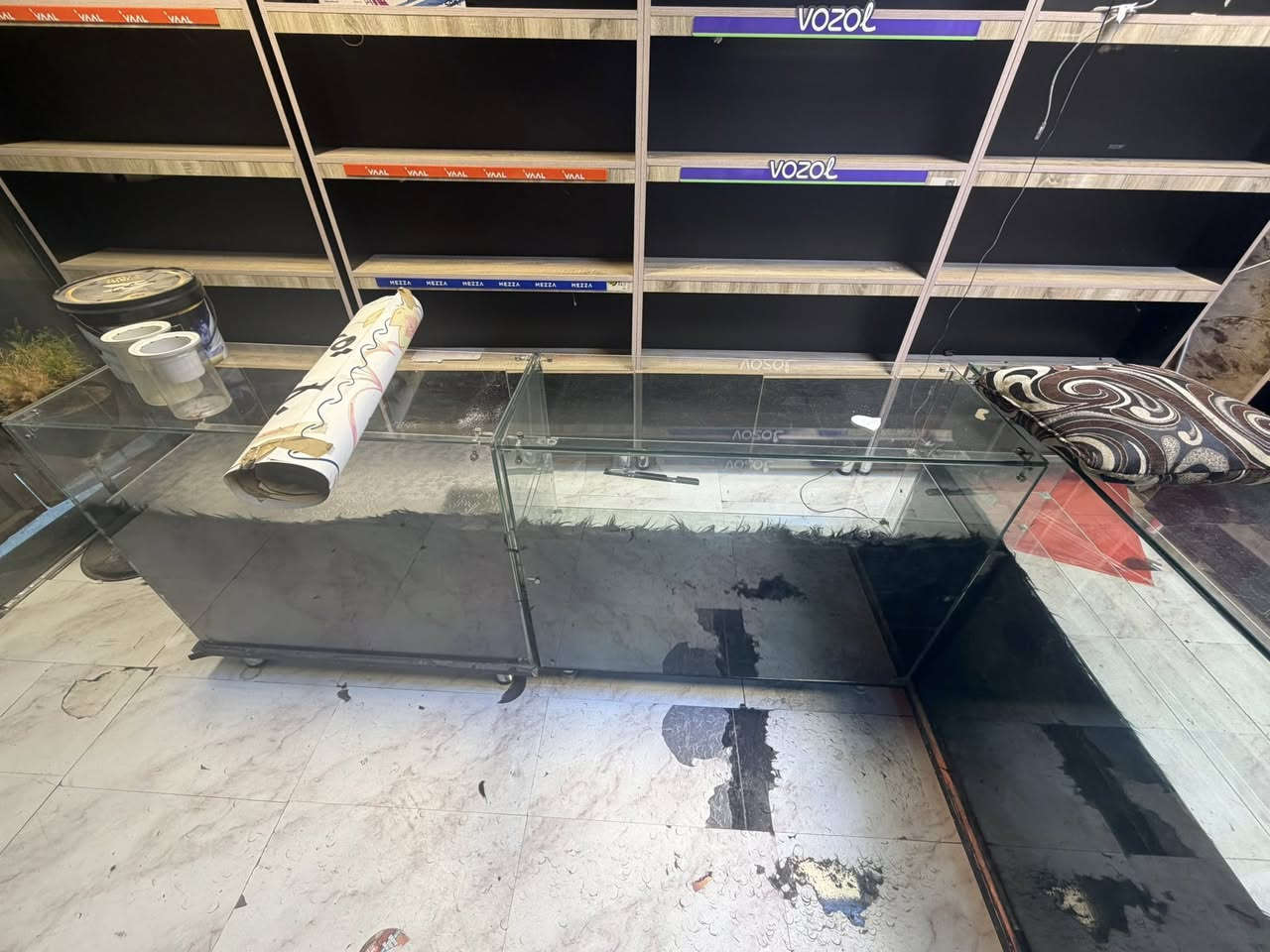 ڤاترينه عدد ٣ للبيع سعر ٤٠ الف ***********
