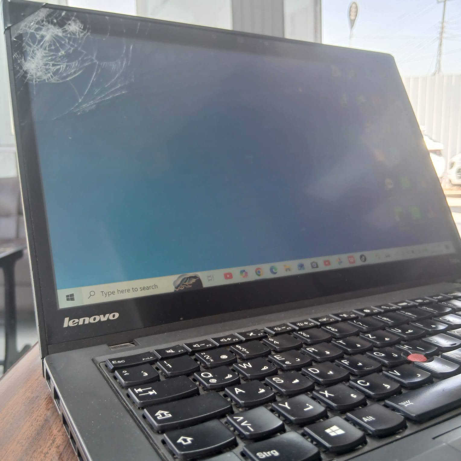 لابتوب لينوفو lenovo
المعالج core i7 الجيل الخامس 
الهارد ssd 256 النوع السريع 
الرام Ram8 
حجم الشاشة 14 
نظام التشغيل windows 10 عربي انكليزي 
بيه كسر بل شاشة فقط 
ممتاز للتصفح والدراسة 
تجي وياه هدية ماوس وشاحن اصلي وحقيبة 
السعر 175 الف 
رقم ***********
