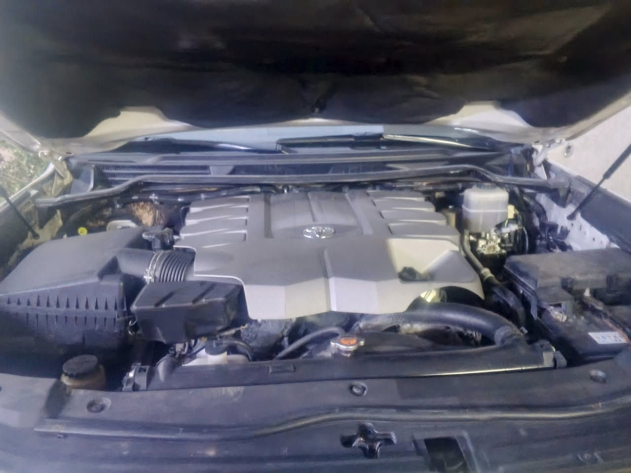 مرحبا السلام عليكم موديل 16 فول مواصفات 
رقم اربيل 
ماشيه 142 
السياره بها قطعتين شاملغ وبنيت 
عنوان بغداد 
بيع
ومراوس حسب قناتي 
***********
