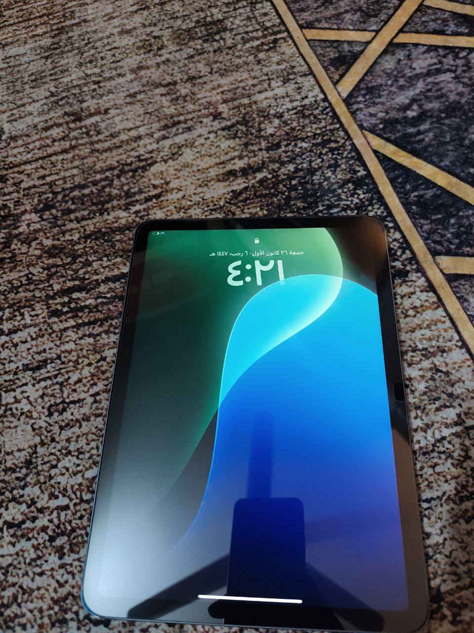 ايباد Are 4  نضيف ذاكره 512
بطاريه 81 ممبدل بي ايشي سعره 350 بي ضربه بسيطه كلش منفوك 
***********
