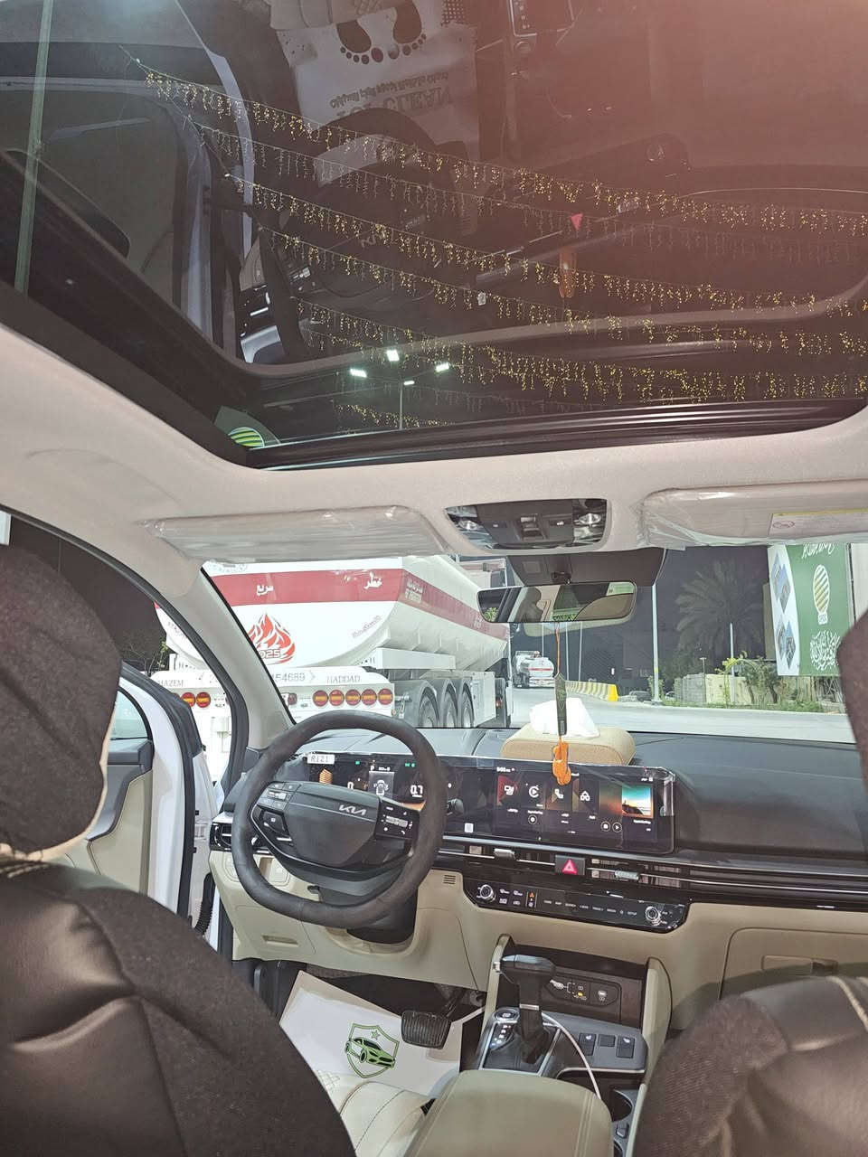 🚗 للبيع: كيا سبورتاج ٢٠٢٦
📍 مكان السيارة: بغداد 
📞 للتواصل: ***********
💰 السعر: ٢٦٠ ورقة – قابل للتفاوض
📊 المسافة المقطوعة: ٧٠٠٠ كيلومتر
🛠️ المحرك: 4 سلندر – 2000cc 

⚙️ المواصفات:
• مقاعد أمامية كهربائية
• حساسات أمامية وخلفية بلادية 
• بصمة أبواب
• بصمة تشغيل
• تشغيل عن بعد
• إشارات بالمرايا 
• مرايا شفط كهربائية 
• تبريد منفصل قطعتين
•  منافذ USB أمامية وخلفية
• زينون وLED خلفي
. بنوراما
• مقاعد  مدوشمة 
• مواصفات إضافية متعددة

⚠️ أضرار السيارة:
• وارد خليجي 
• مكفولة عام بدون أضرار ✅
• السيارة بوضع الوكالة ✅ 
• داخل ضمان الشركة الدولية العراقية 

📌 تفاصيل إضافية:
• رقم السيارة: أربيل الدولي الجديد
• باسم المالك تحويل مباشر
• سنوية جديدة وهزة جديدة
• السيارة جاهزة بدون أي نواقص
• لون السيارة: أبيض

📞 للتواصل: ***********

💰 السعر: ٢٦٠ ورقة – قابل للتفاوض
