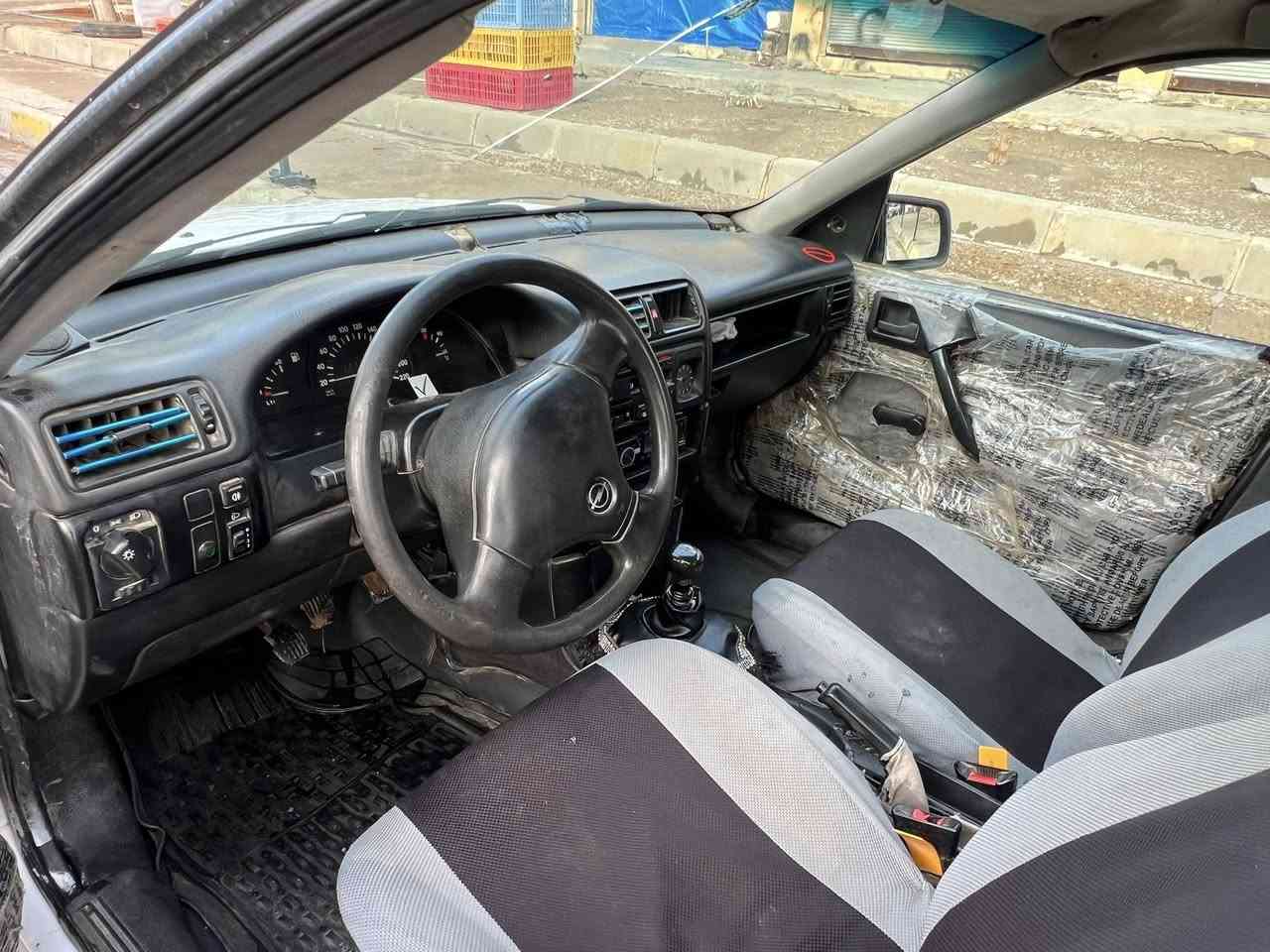 ئۆپڵ ڤیکترا مۆدیل١٩٩٢ مەکینە ١٦قایش پان سەیارەکە جوان و نمونەیە کامل مەسرف کراوە مەکینەو تەقەورەقەی بەشەرت نرخی ٢٥ و معامەلەیەکی کەم ژمارەی مۆبایل:*********** 
شوین :چەمچەمال
