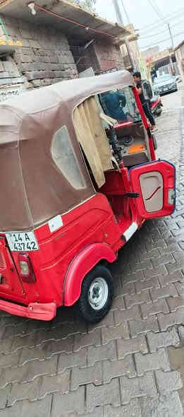 السلام عليكم تكتك للبيع موديل (2022/11) رقم لوحه وسنويه انكليزي تحويل مباشر السعر (7200) وبيهه مجال قليل كلش مكينه مجفته شركه مكفوله من التنقيص والتبخير بيهه معجون بلغد والصفحه اليمنه راجعه بارد بدون معجون وصبغ تكتك احلا من الصور تجي وتشوف كهربائيات حداده تخم تاير دوشمه كله جديد العنوان بصره قضاء القرنه رقمي ***********
